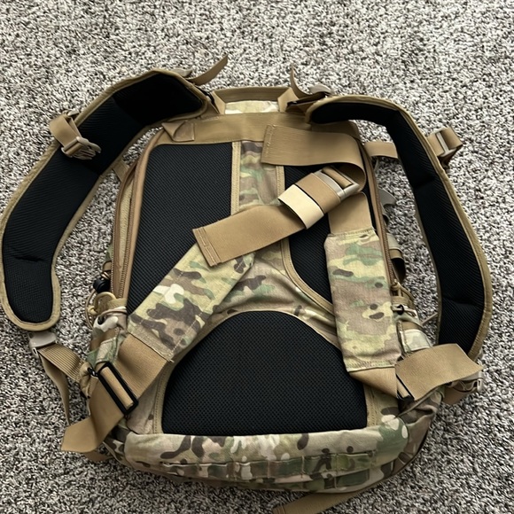 J-Tech tactical backpack with sternum strap and detachable carry bag - Picture 4 of 5